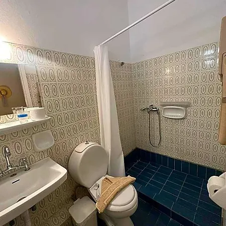 Vassilikon Hotell Káto Loutrákion