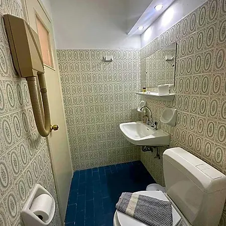 Hotell Vassilikon Káto Loutrákion